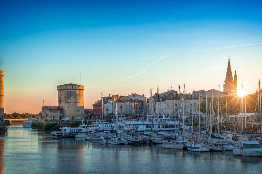 Plein Charme Aux Minimes Terrasse Calme + Parking Lägenhet La Rochelle  Exteriör bild